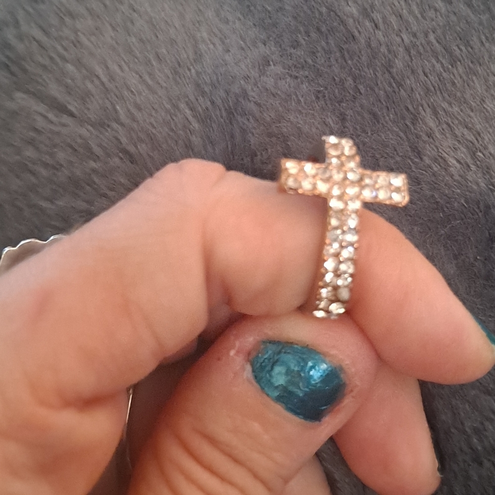 Beautiful Cross Ring